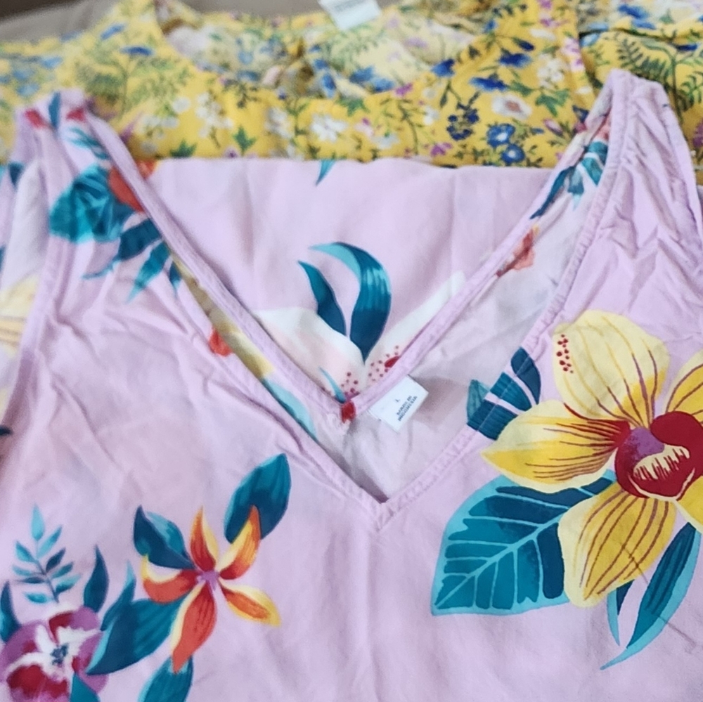 Women's Old Navy Tank Top Lot Of 2 Size Large